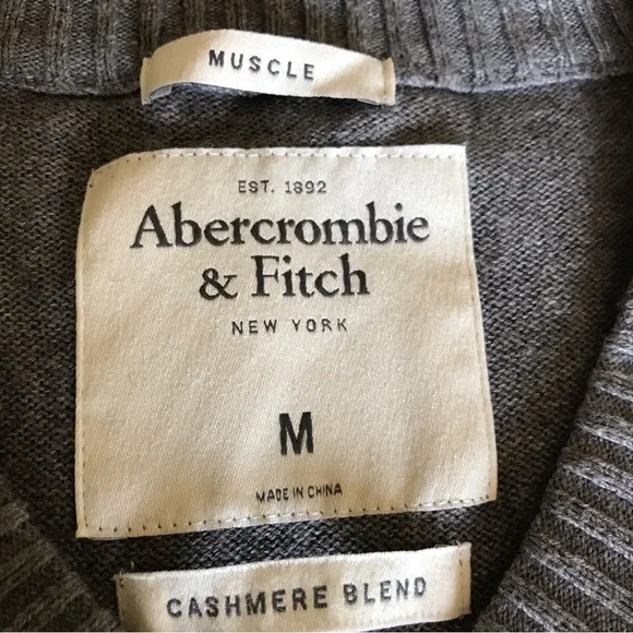 Abercrombie & Fitch Pullover Sweater - Picture 5 of 5